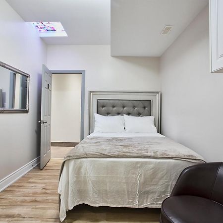 Toronto Rooms And Suites Exteriér fotografie
