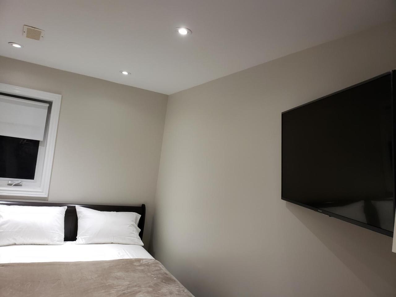 Toronto Rooms And Suites Exteriér fotografie